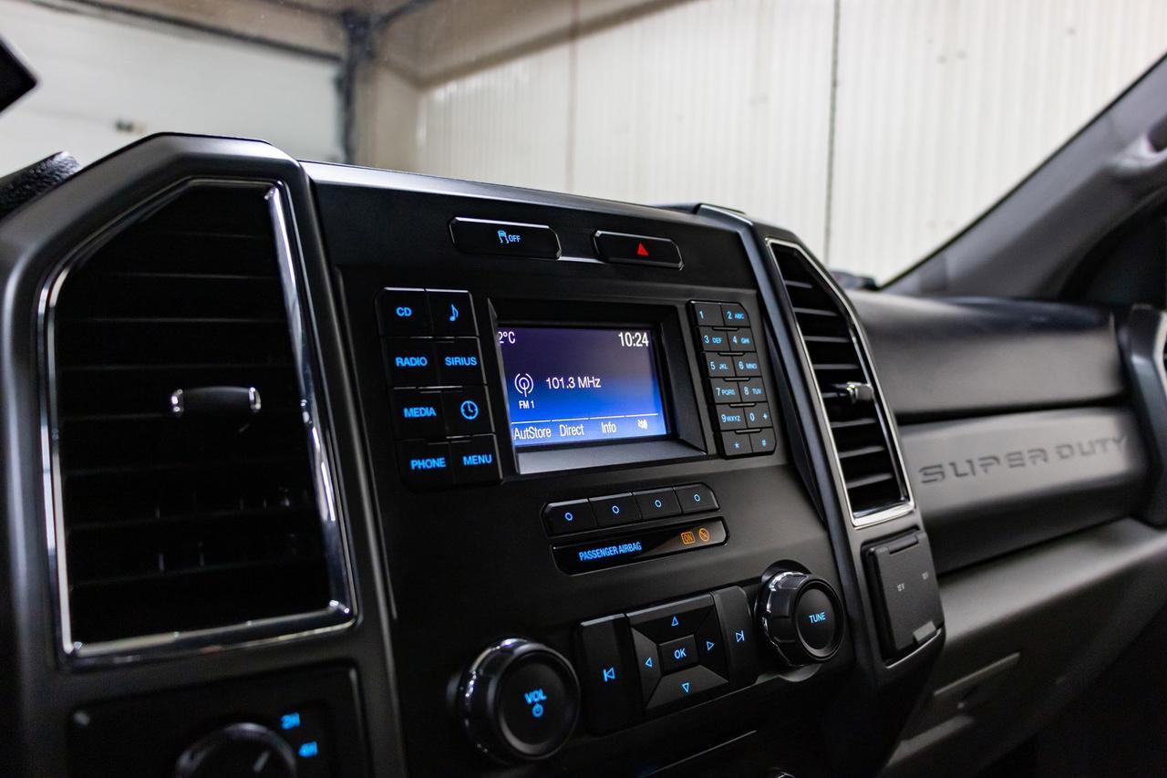 2018 Ford F-250 4x4 Crew Cab XLT Longbox BCam Red Deer AB