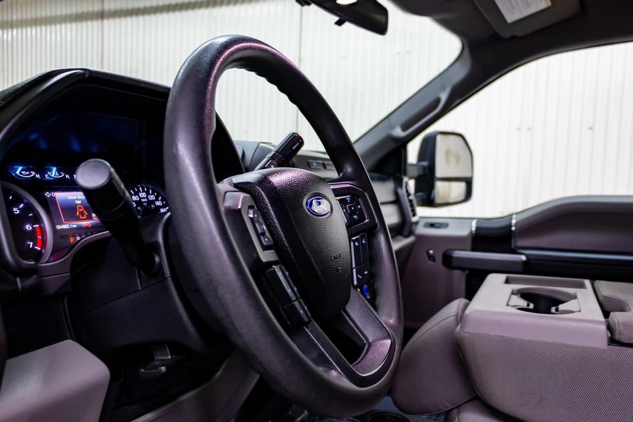 2018 Ford F-250 4x4 Crew Cab XLT Longbox BCam Red Deer AB