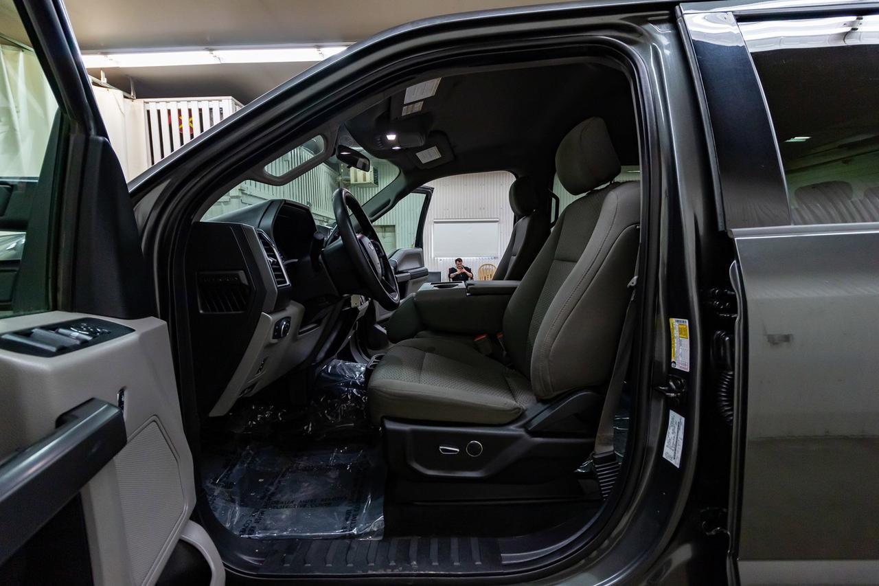 2018 Ford F-250 4x4 Crew Cab XLT Longbox BCam Red Deer AB