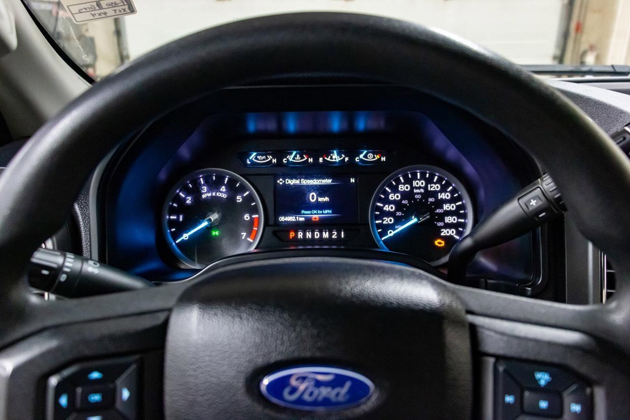 2018 Ford F-250 4x4 Crew Cab XLT Longbox BCam Red Deer AB