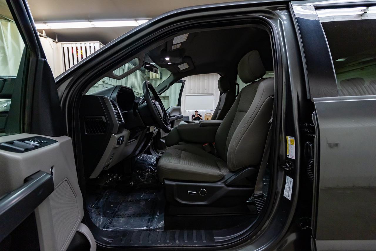 2018 Ford F-250 4x4 Crew Cab XLT Longbox BCam Red Deer AB