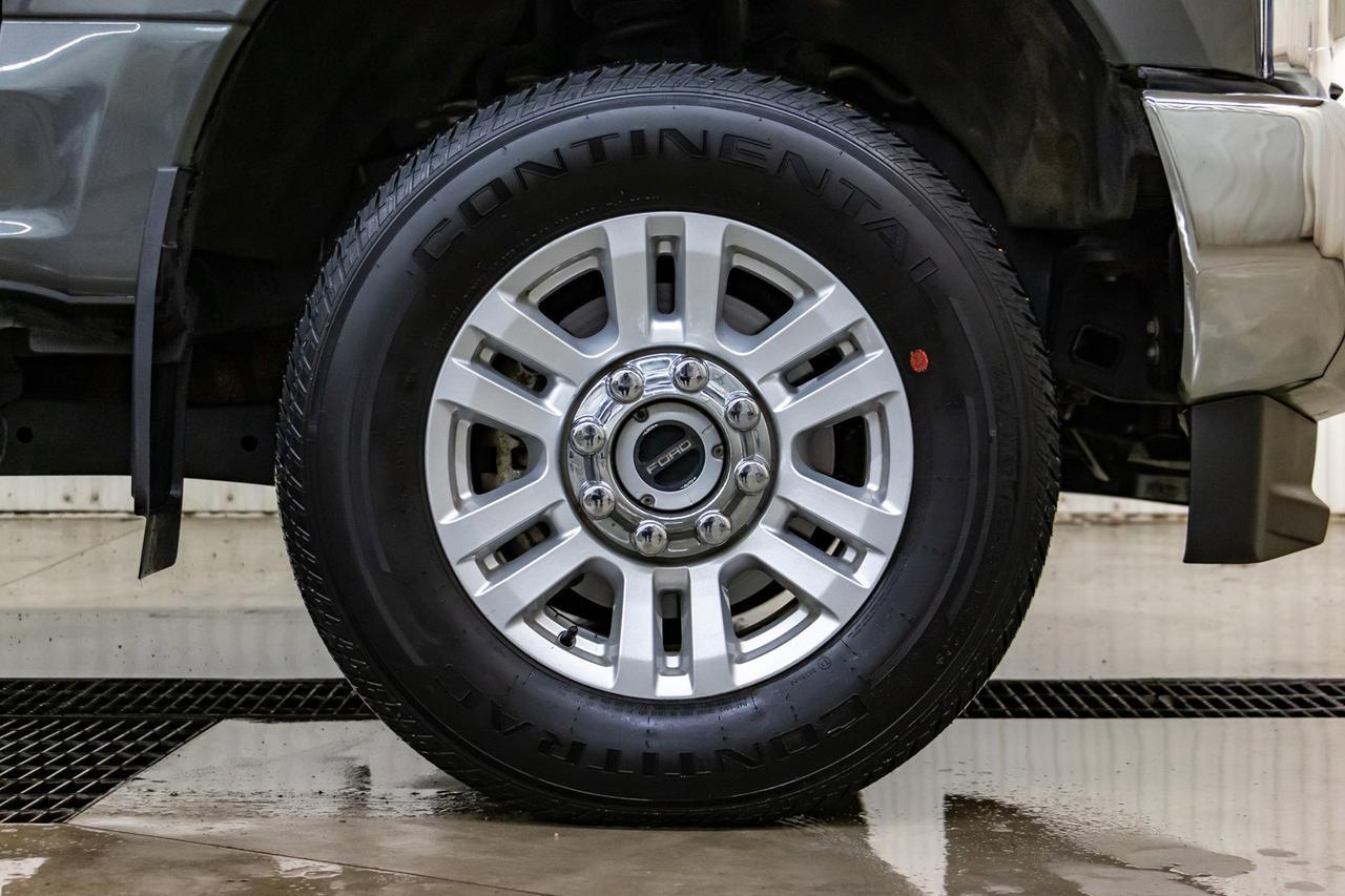 2018 Ford F-250 4x4 Crew Cab XLT Longbox BCam Red Deer AB