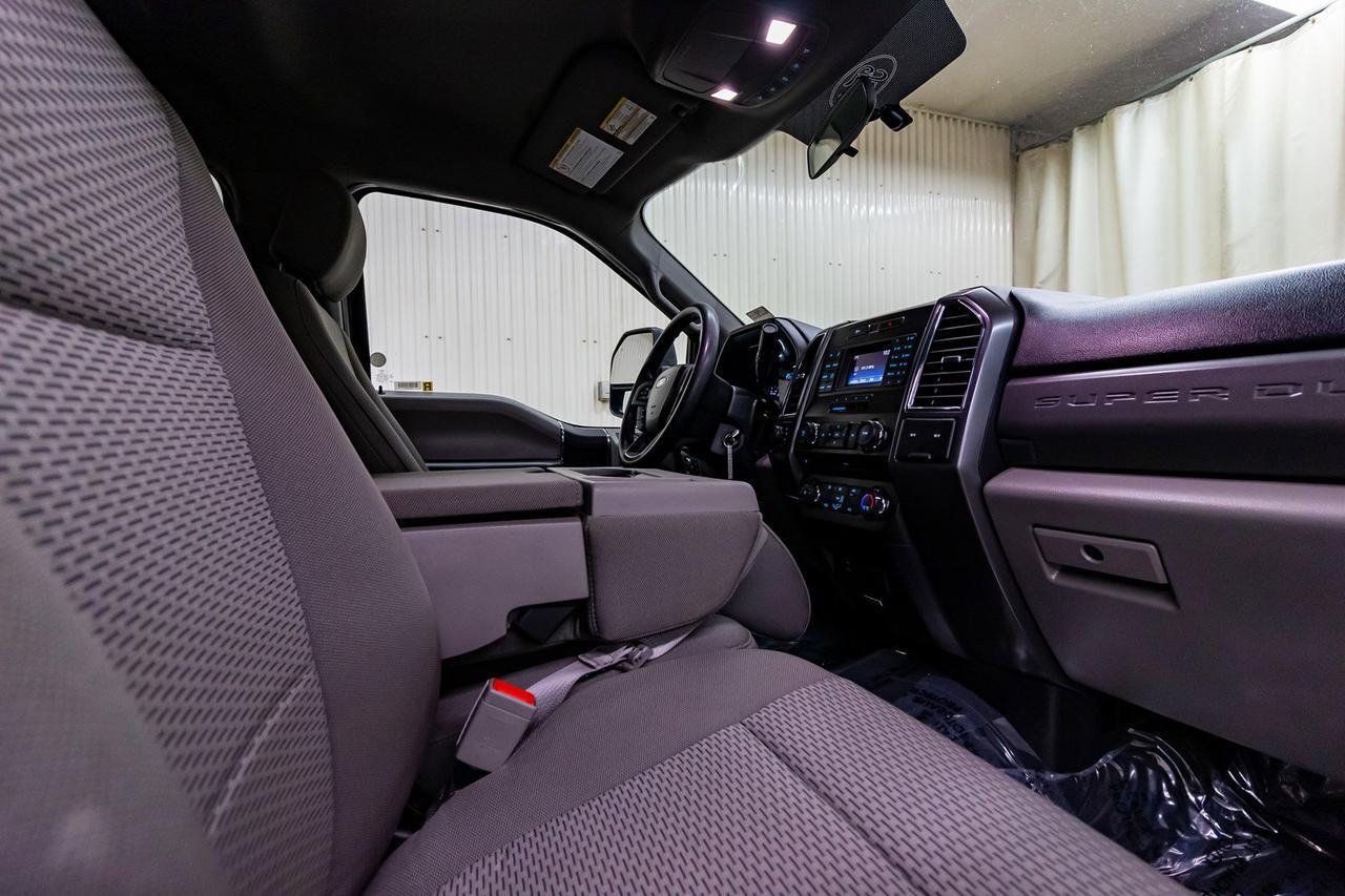 2018 Ford F-250 4x4 Crew Cab XLT Longbox BCam Red Deer AB