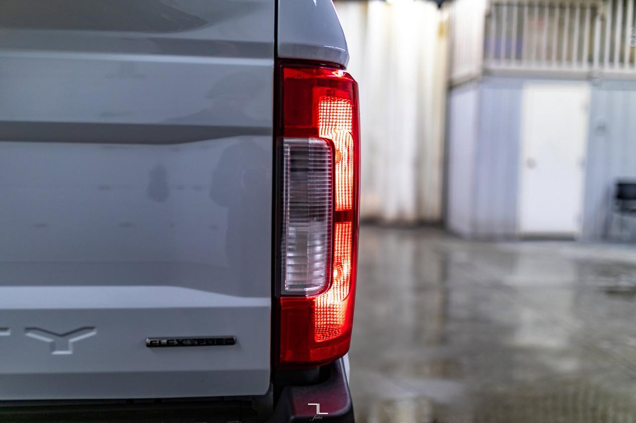 2018 Ford F-250 4x4 Crew Cab XLT Longbox PSeat BCam Red Deer AB