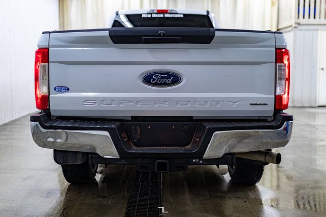 2018 Ford F-250 4x4 Crew Cab XLT Longbox PSeat BCam Red Deer AB