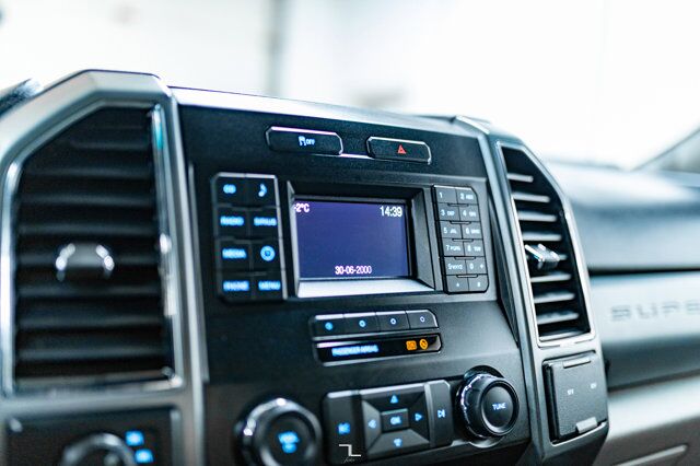 2018 Ford F-250 4x4 Crew Cab XLT Longbox PSeat BCam Red Deer AB