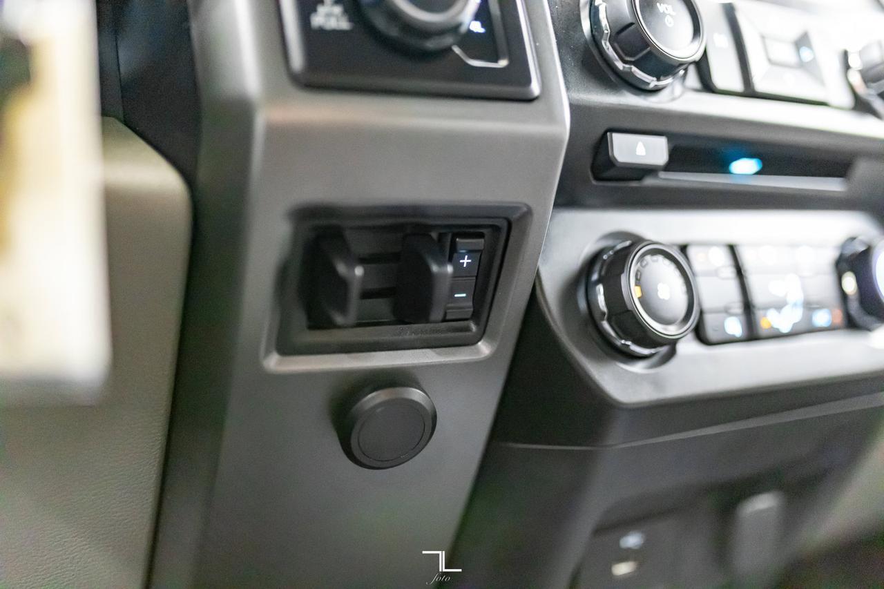 2018 Ford F-250 4x4 Reg Cab XLT FX4 Longbox BCam Red Deer AB