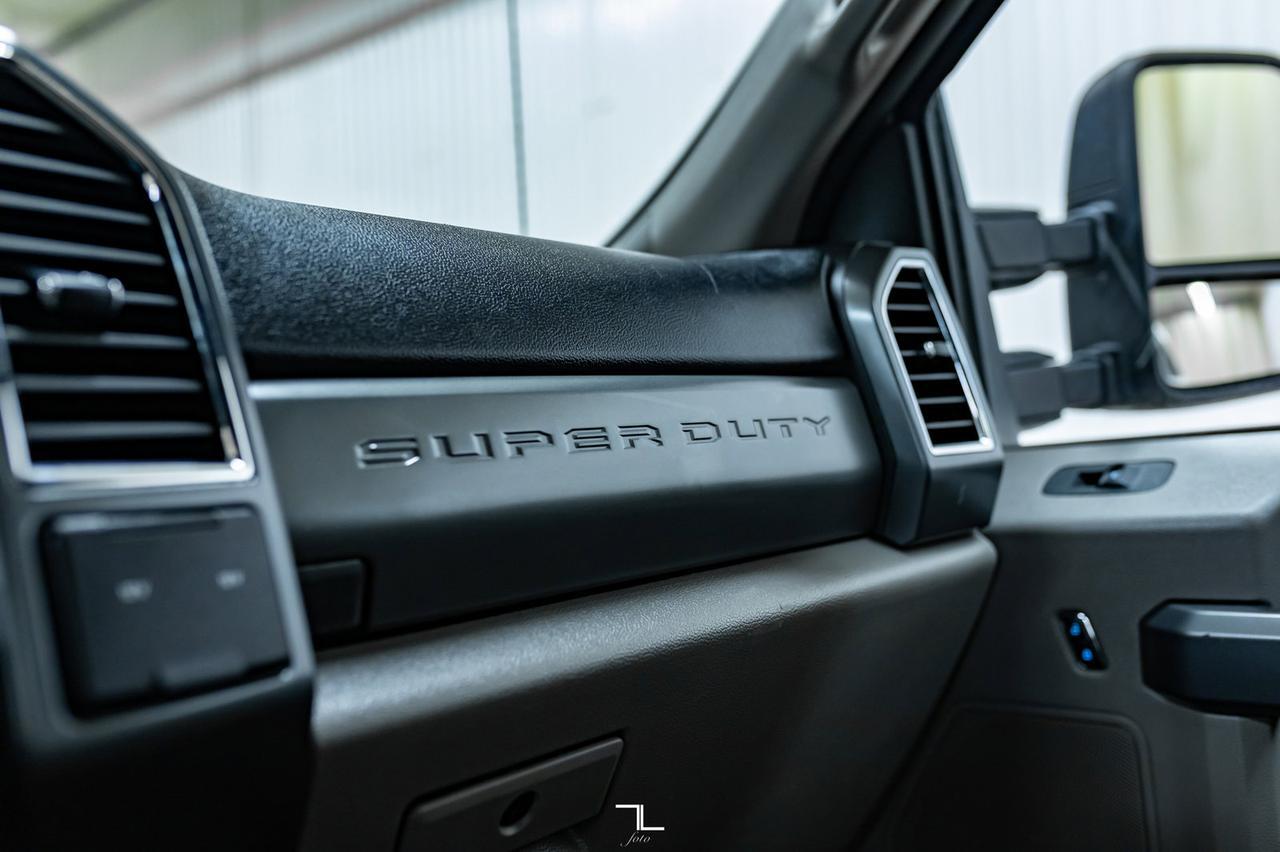 2018 Ford F-250 4x4 Reg Cab XLT FX4 Longbox BCam Red Deer AB