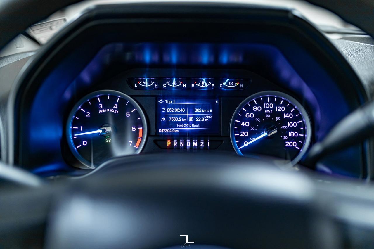 2018 Ford F-250 4x4 Reg Cab XLT FX4 Longbox BCam Red Deer AB