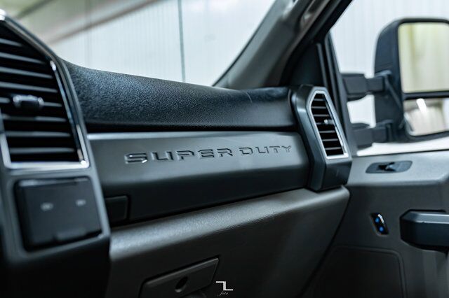 2018 Ford F-250 4x4 Reg Cab XLT FX4 Longbox BCam Red Deer AB