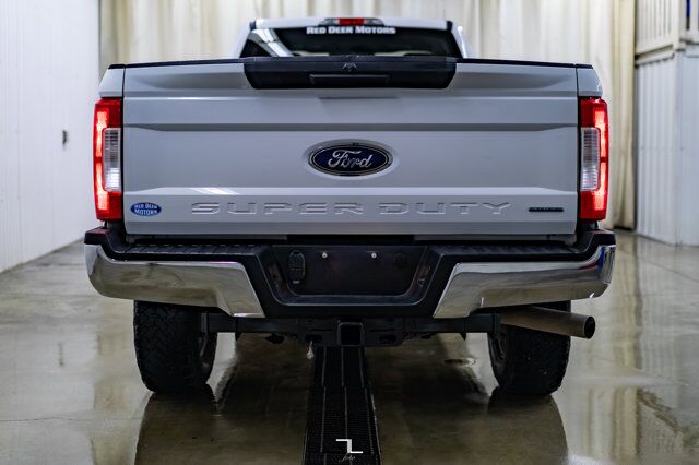 2018 Ford F-250 4x4 Reg Cab XLT FX4 Longbox BCam Red Deer AB