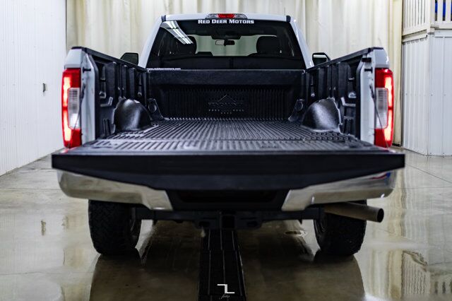 2018 Ford F-250 4x4 Reg Cab XLT FX4 Longbox BCam Red Deer AB