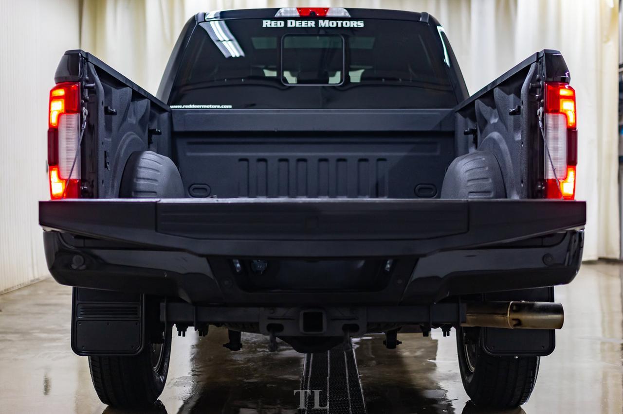 2018 Ford F-350 4x4 Crew Cab Platinum FX4 Diesel Leather Roof Nav Red Deer AB