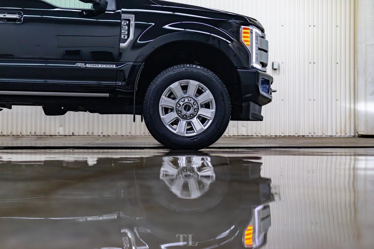 2018 Ford F-350 4x4 Crew Cab Platinum FX4 Diesel Leather Roof Nav Red Deer AB