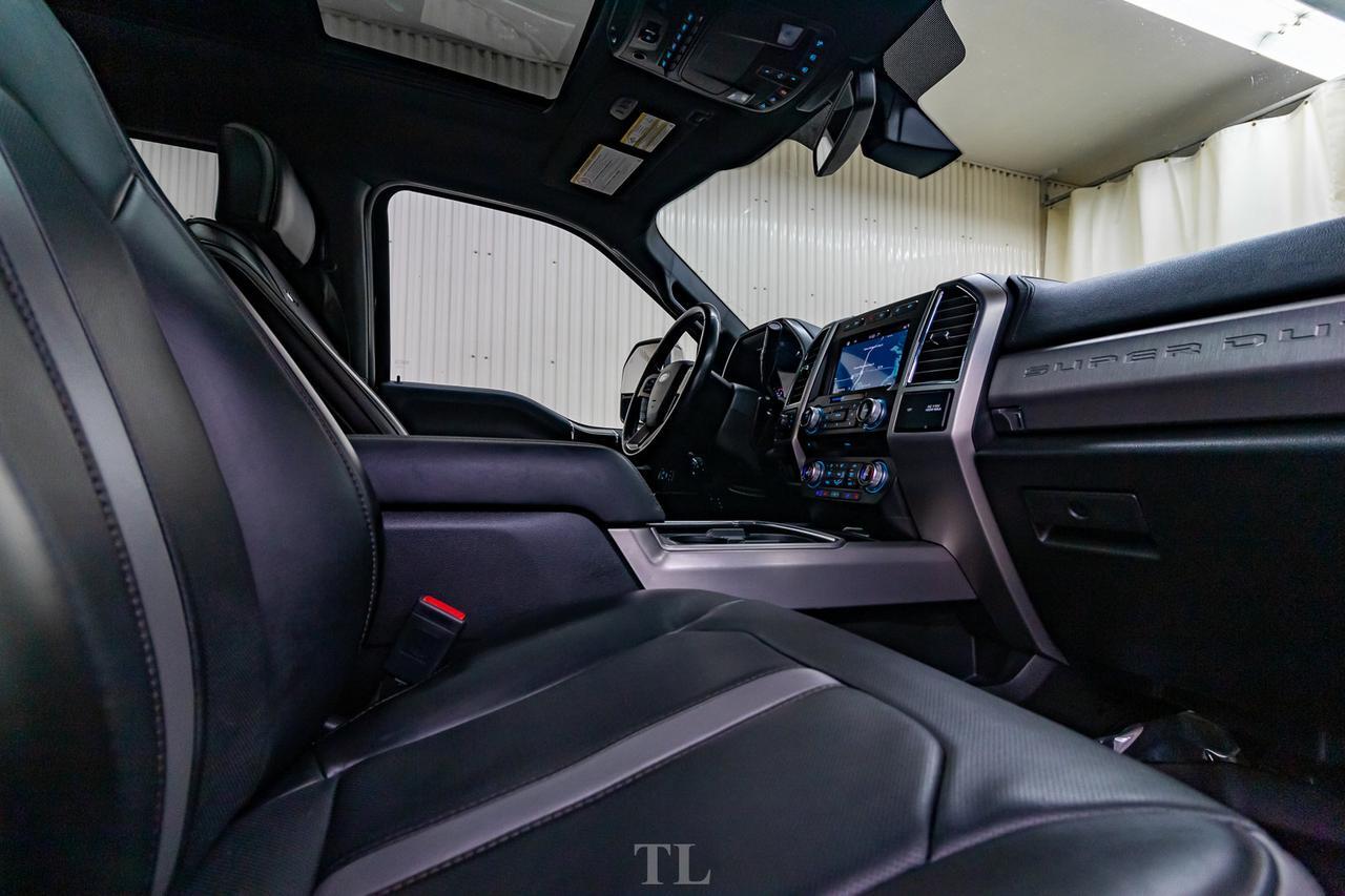 2018 Ford F-350 4x4 Crew Cab Platinum FX4 Diesel Leather Roof Nav Red Deer AB