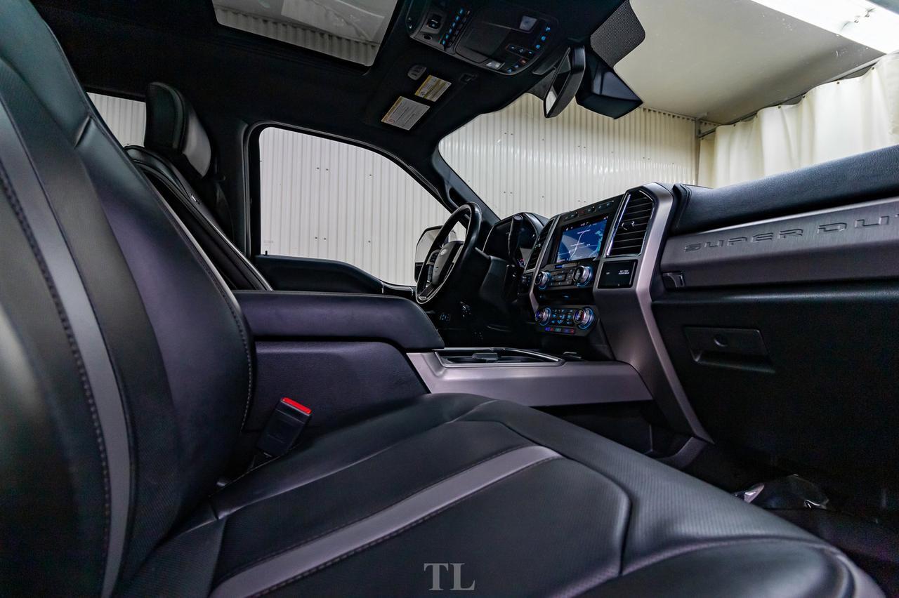 2018 Ford F-350 4x4 Crew Cab Platinum FX4 Diesel Leather Roof Nav Red Deer AB