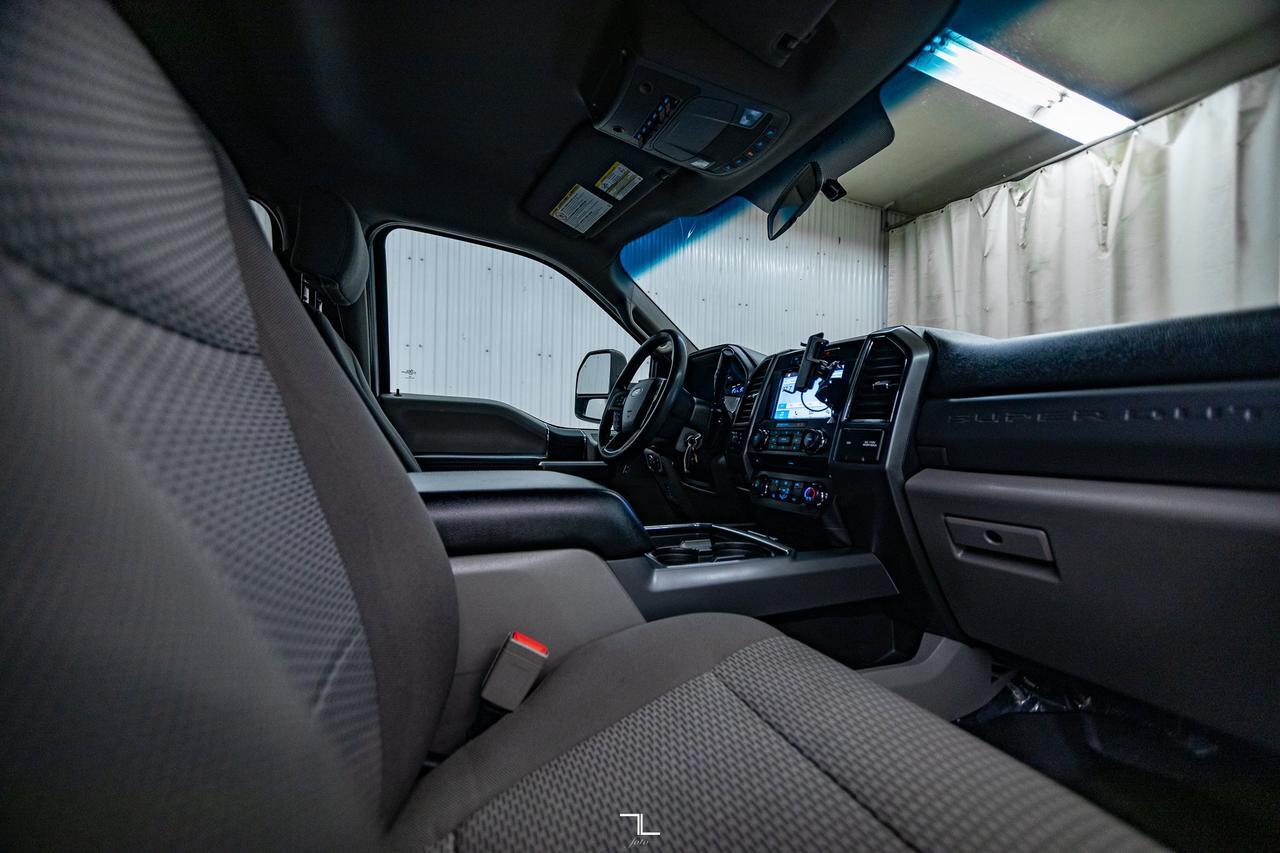 2018 Ford F-350 4x4 Crew Cab XLT Deck Diesel BCam Red Deer AB