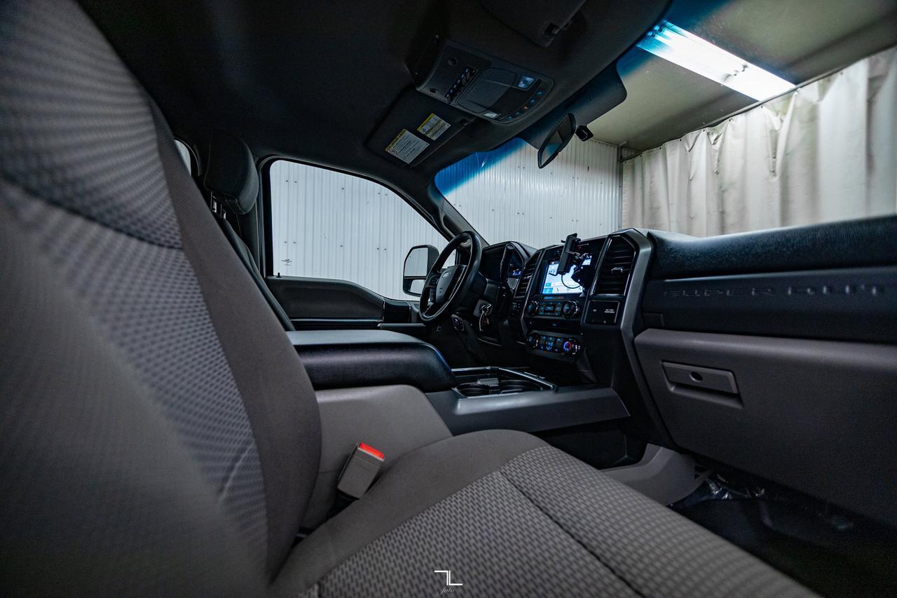 2018 Ford F-350 4x4 Crew Cab XLT Deck Diesel BCam Red Deer AB