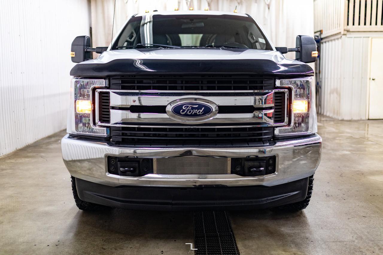 2018 Ford F-350 4x4 Crew Cab XLT Deck Diesel BCam Red Deer AB