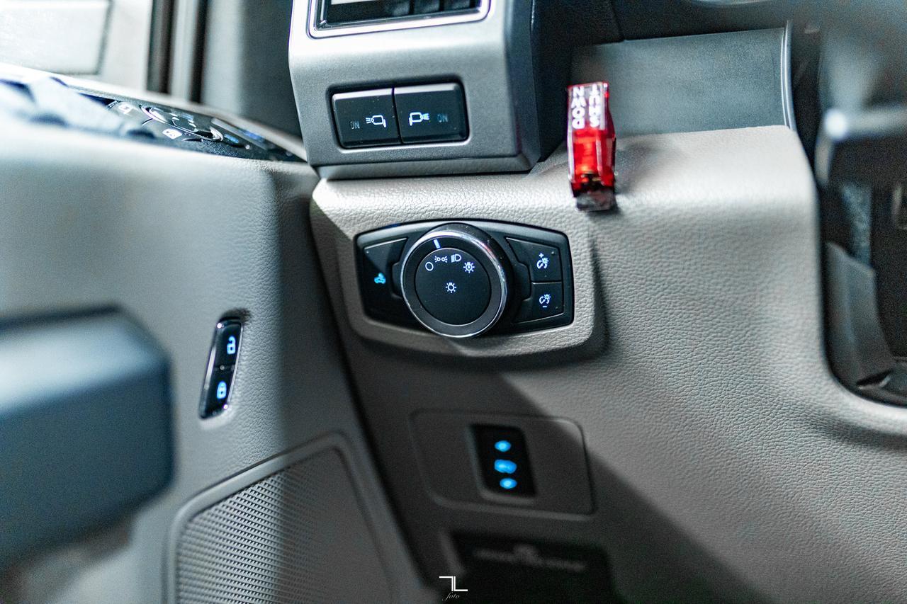 2018 Ford F-350 4x4 Crew Cab XLT Deck Diesel BCam Red Deer AB