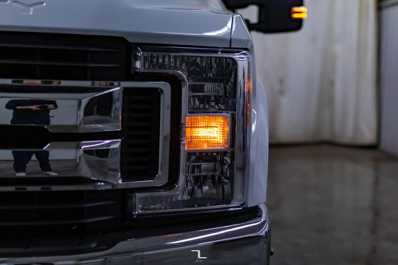 2018 Ford F-350 4x4 Crew Cab XLT Deck Diesel Red Deer AB