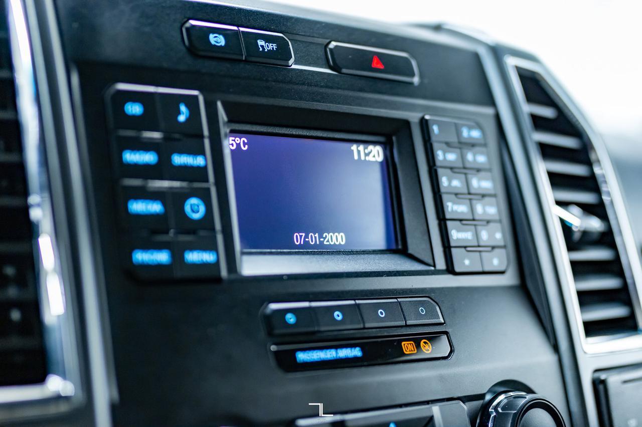 2018 Ford F-350 4x4 Crew Cab XLT Deck Diesel Red Deer AB