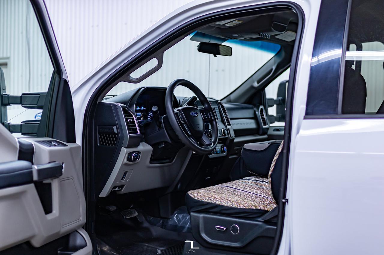 2018 Ford F-350 4x4 Crew Cab XLT Deck Diesel Red Deer AB