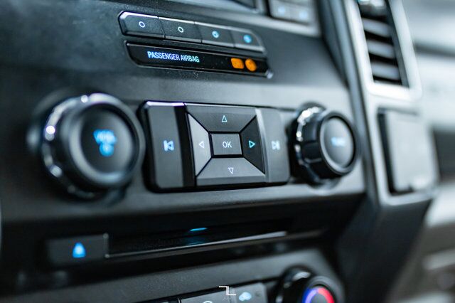 2018 Ford F-350 4x4 Crew Cab XLT Deck Diesel Red Deer AB