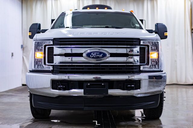 2018 Ford F-350 4x4 Crew Cab XLT Deck Diesel Red Deer AB