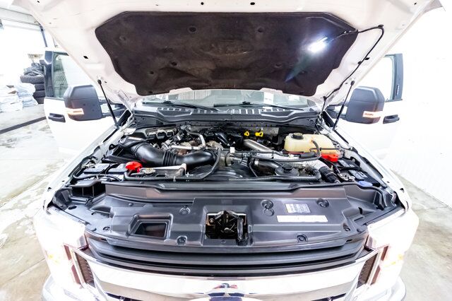 2018 Ford F-350 4x4 Crew Cab XLT Deck Diesel Red Deer AB