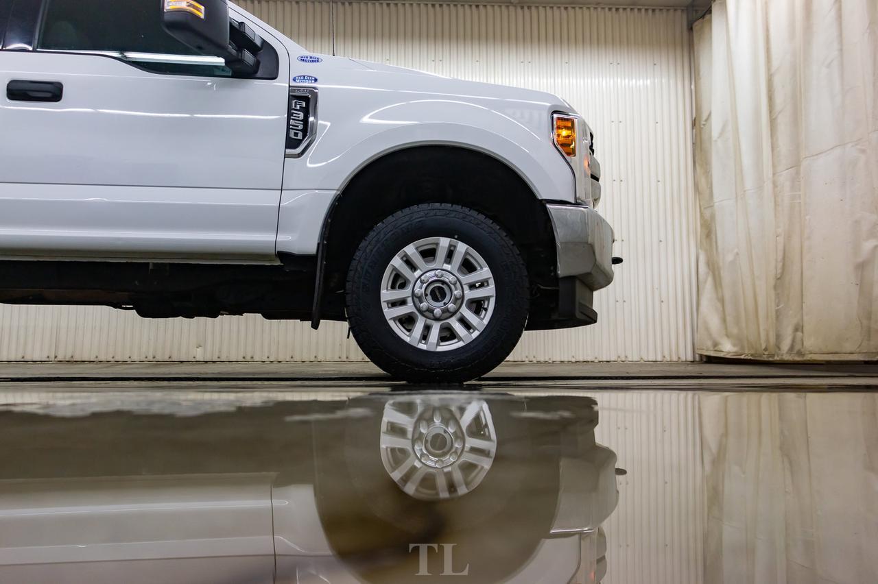 2018 Ford F-350 4x4 Crew Cab XLT Deck PSeat Red Deer AB