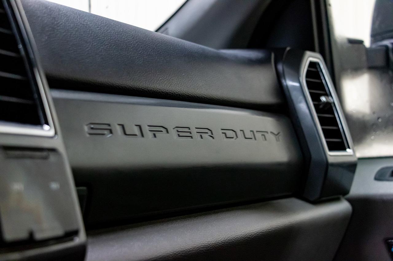 2018 Ford F-350 4x4 Crew Cab XLT Deck Red Deer AB