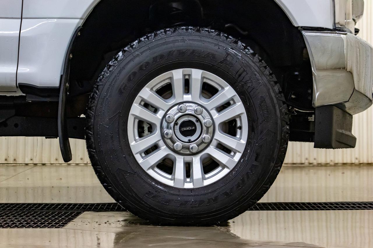 2018 Ford F-350 4x4 Crew Cab XLT Deck Red Deer AB