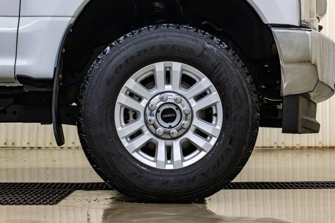 2018 Ford F-350 4x4 Crew Cab XLT Deck Red Deer AB