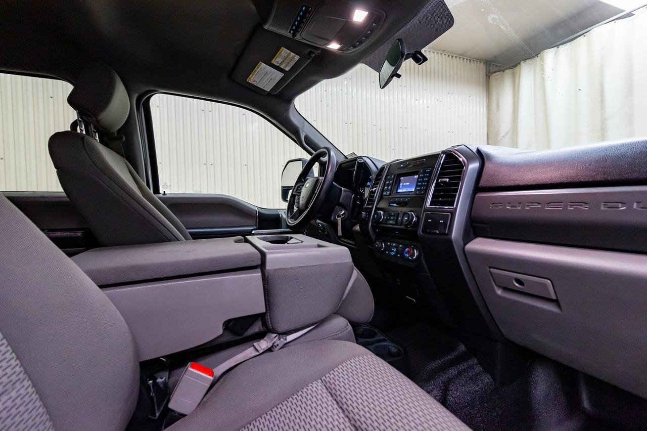 2018 Ford F-350 4x4 Crew Cab XLT Deck Red Deer AB