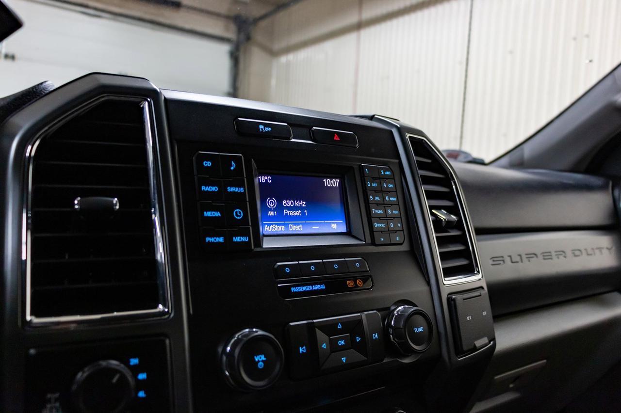 2018 Ford F-350 4x4 Crew Cab XLT Deck Red Deer AB