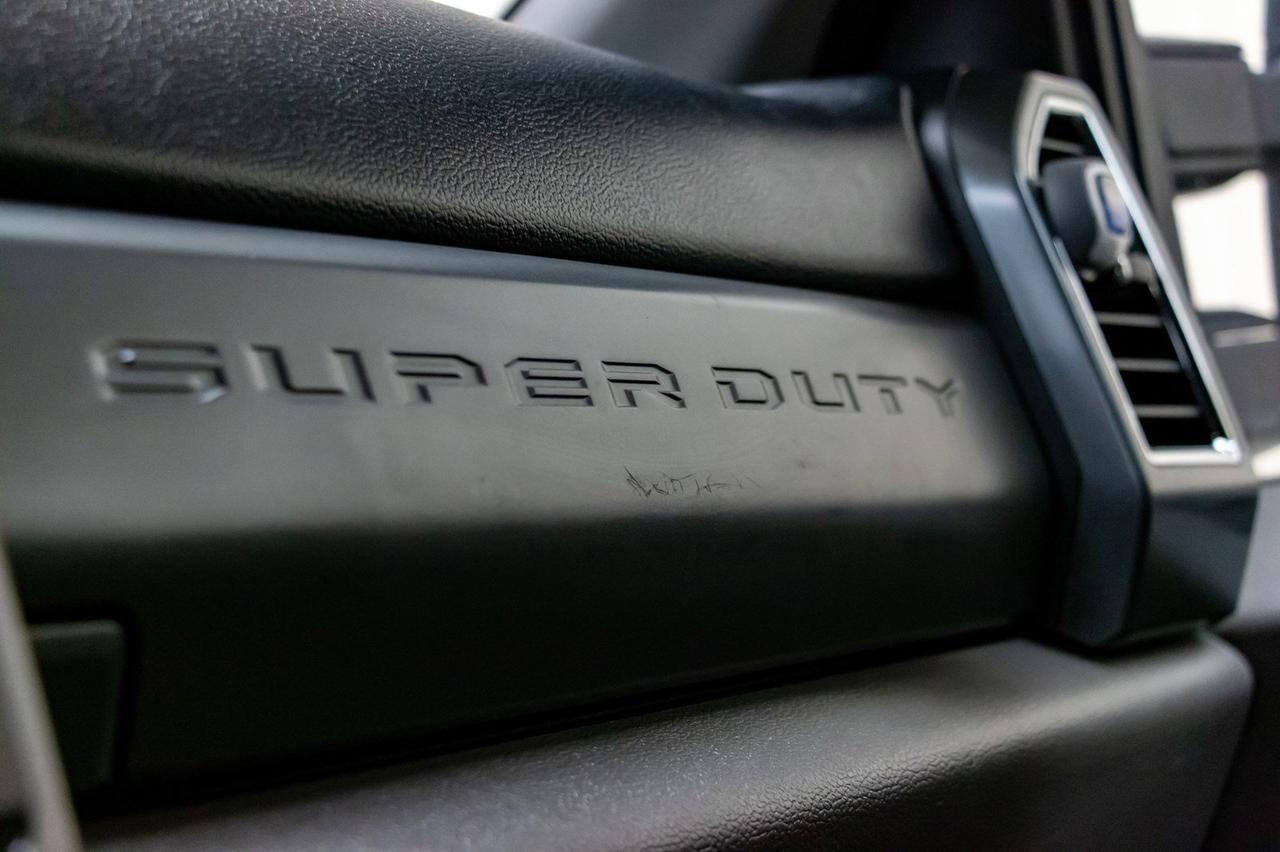 2018 Ford F-350 4x4 Crew Cab XLT Deck Red Deer AB