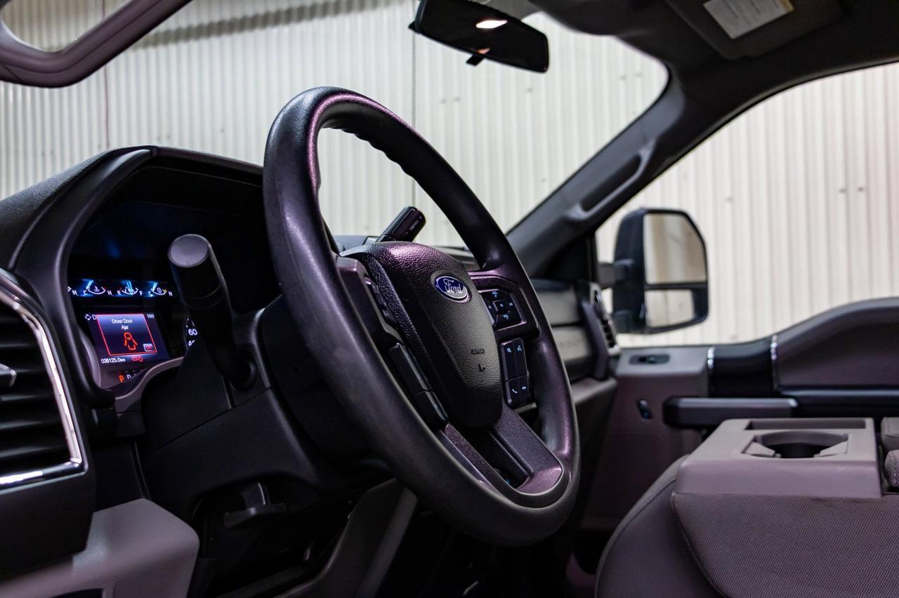 2018 Ford F-350 4x4 Crew Cab XLT Deck Red Deer AB