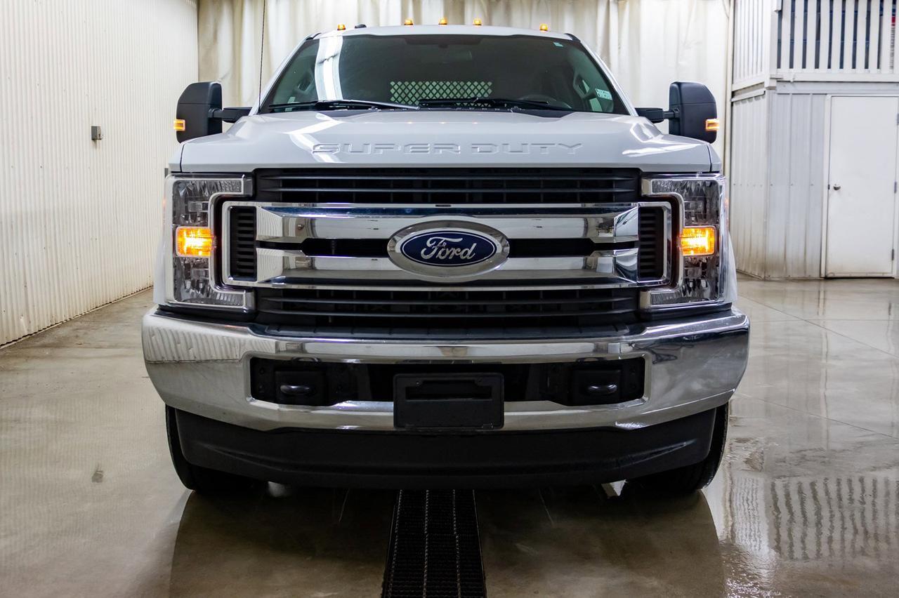 2018 Ford F-350 4x4 Crew Cab XLT Deck Red Deer AB