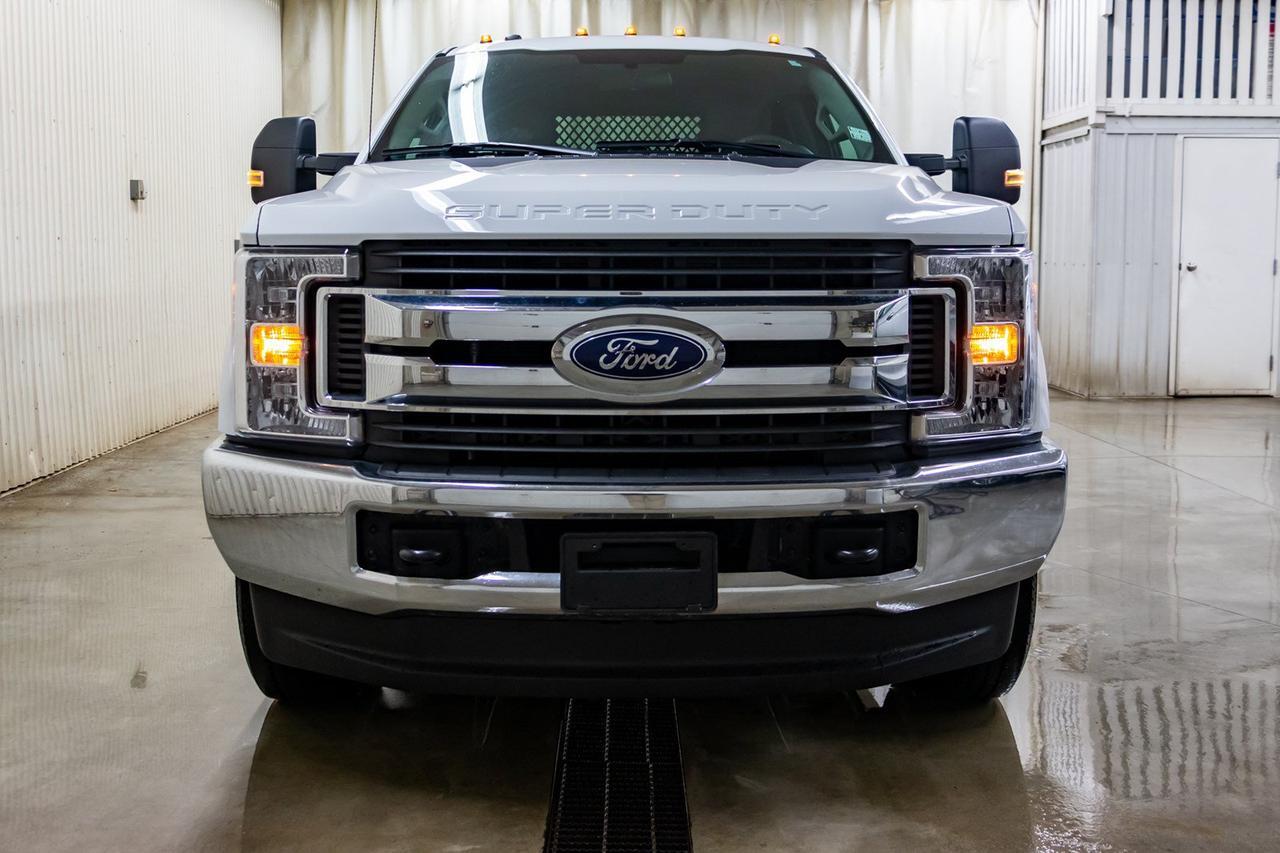 2018 Ford F-350 4x4 Crew Cab XLT Deck Red Deer AB
