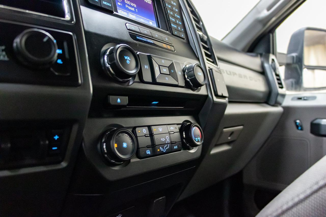 2018 Ford F-350 4x4 Crew Cab XLT Deck Red Deer AB