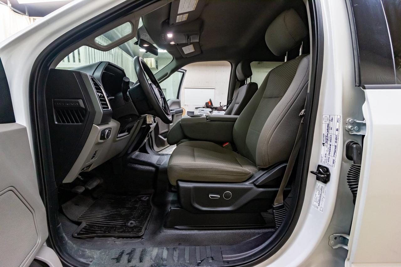 2018 Ford F-350 4x4 Crew Cab XLT Deck Red Deer AB