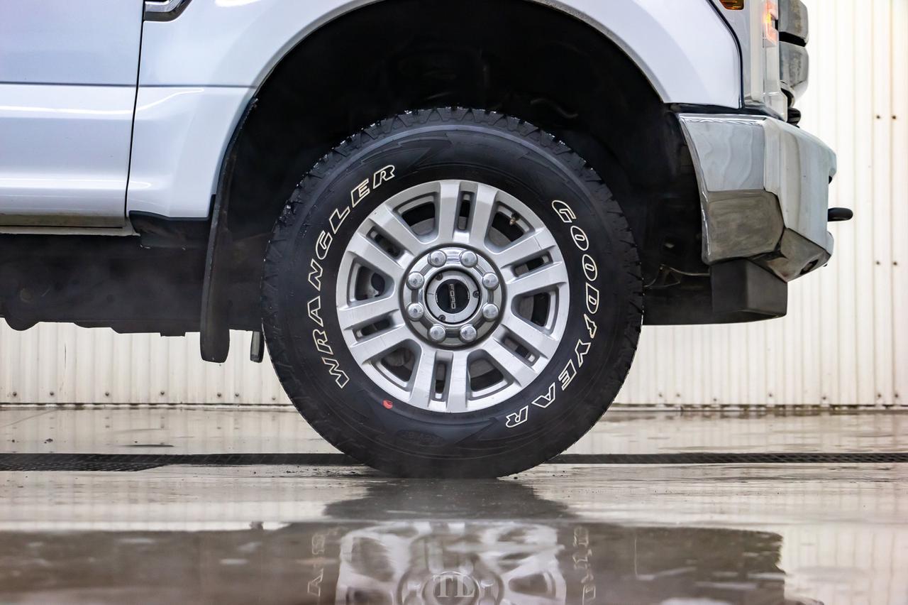 2018 Ford F-350 4x4 Crew Cab XLT Deck Red Deer AB