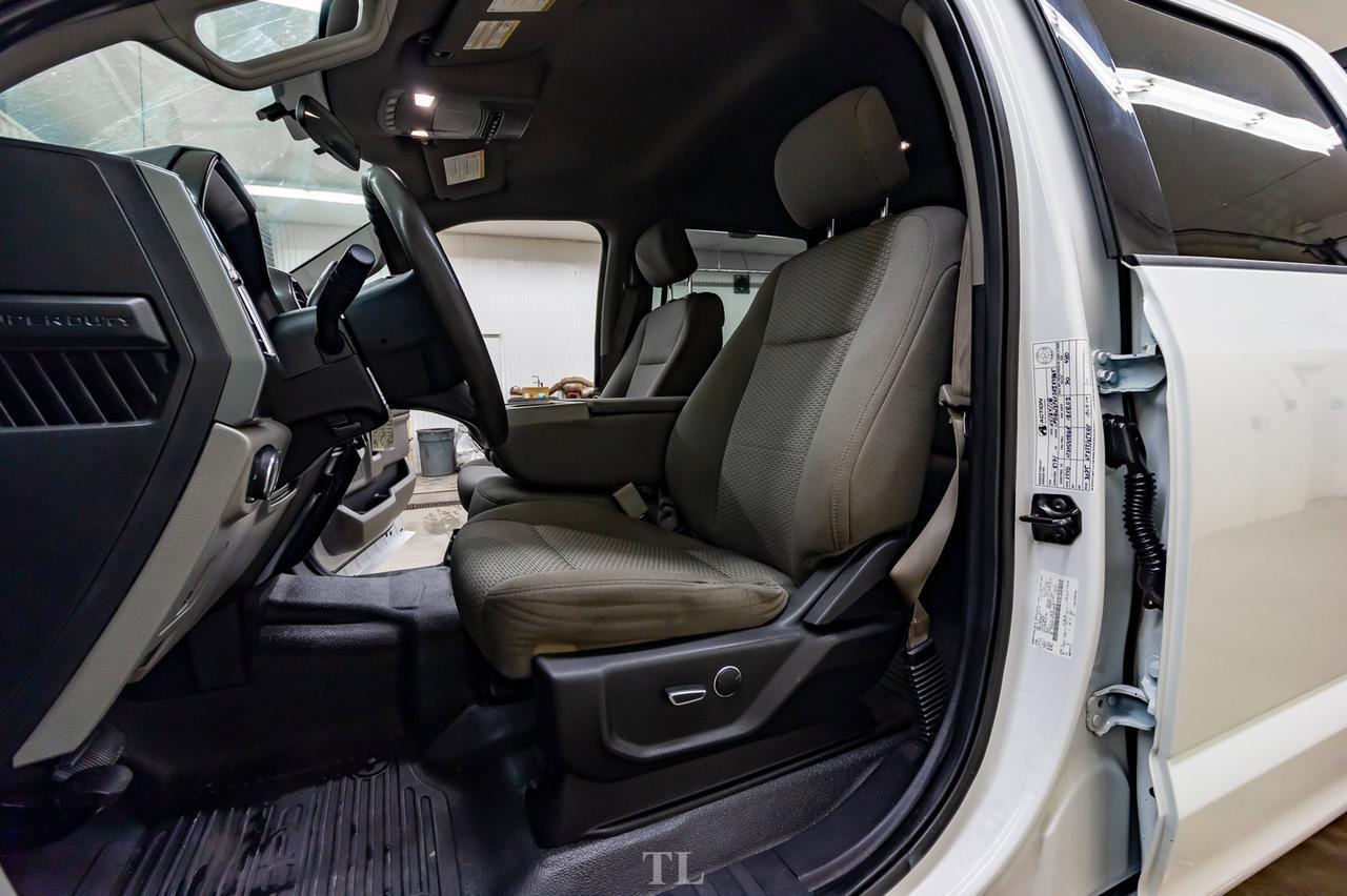 2018 Ford F-350 4x4 Crew Cab XLT Deck Red Deer AB