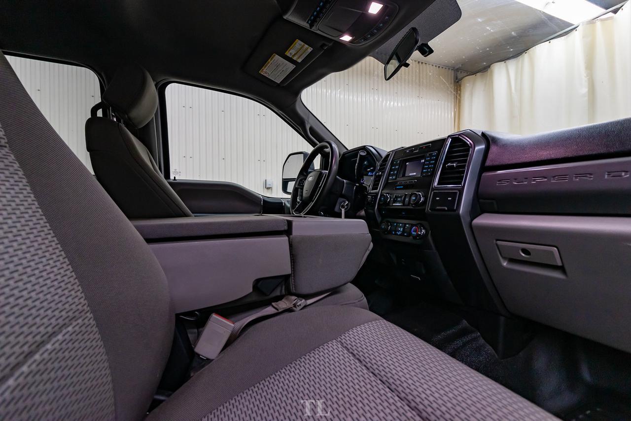 2018 Ford F-350 4x4 Crew Cab XLT Deck Red Deer AB