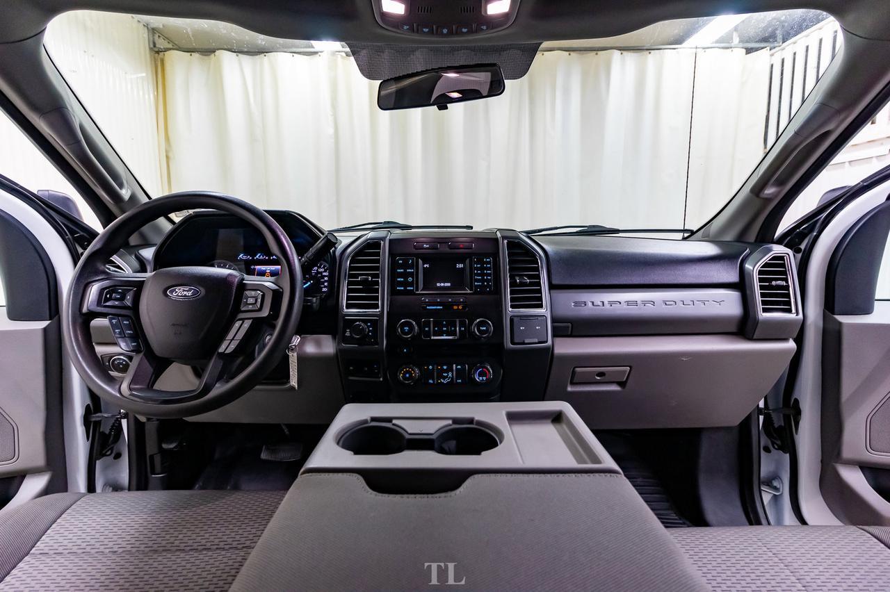 2018 Ford F-350 4x4 Crew Cab XLT Deck Red Deer AB