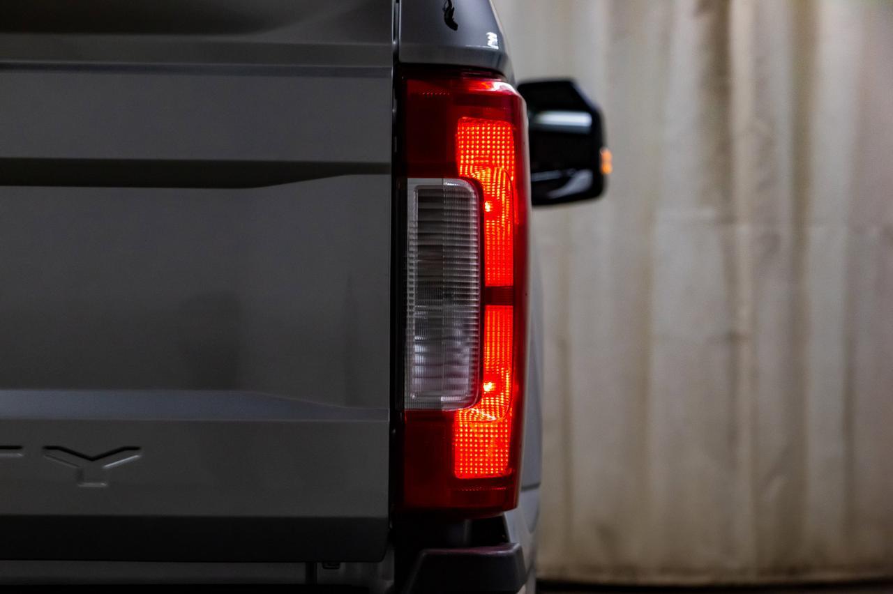 2018 Ford F-350 4x4 Crew Cab XLT Diesel BCam Level Kit Red Deer AB