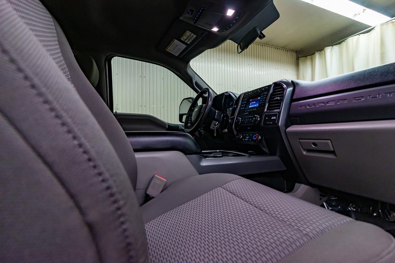 2018 Ford F-350 4x4 Crew Cab XLT Diesel BCam Level Kit Red Deer AB