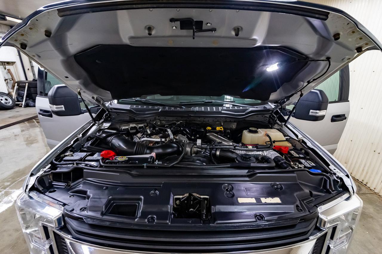 2018 Ford F-350 4x4 Crew Cab XLT Diesel BCam Level Kit Red Deer AB