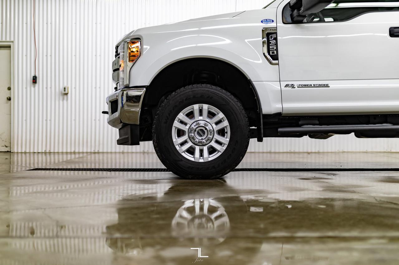 2018 Ford F-350 4x4 Crew Cab XLT FX4 Diesel BCam Red Deer AB